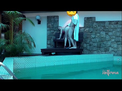 ❤️ El cap convida la criada a la piscina, però no va poder resistir-se a una calor ❤️ Porno fb al ca.xxxsexjav.ru ❌